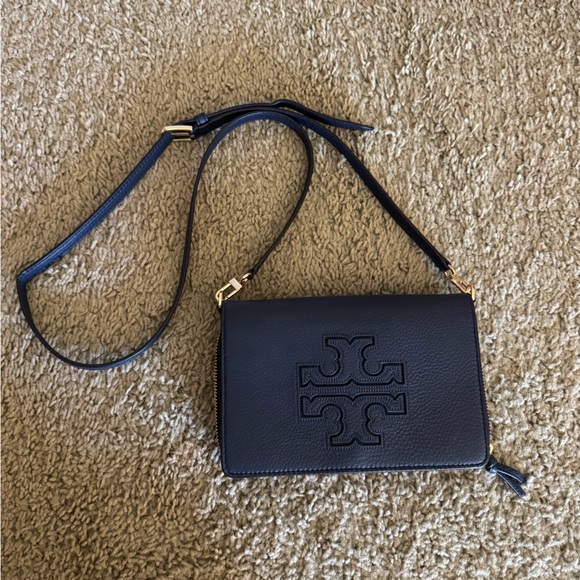 Tory Burch Black Leather Wallet with Gold Accents - Picture 1 of 6